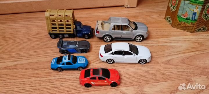 Машинка модель игрушка