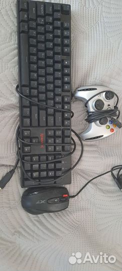 Игровая клавиатура и мышь геймпад
