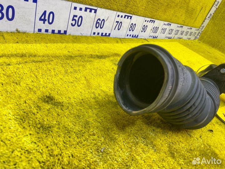 Патрубок воздушного фильтра передний Subaru