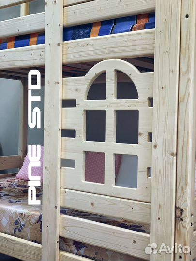 Двухъярусная кровать домик с окошками