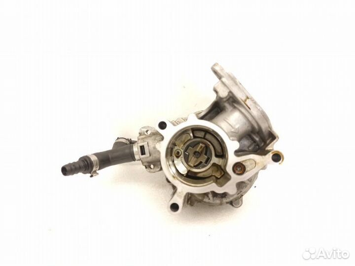 Насос вакуумный Audi A5 8T 2.0 cdnc 2010