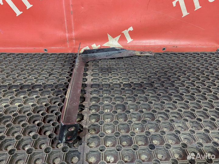 Кронштейн трапа над ящиком акб Daf XF105