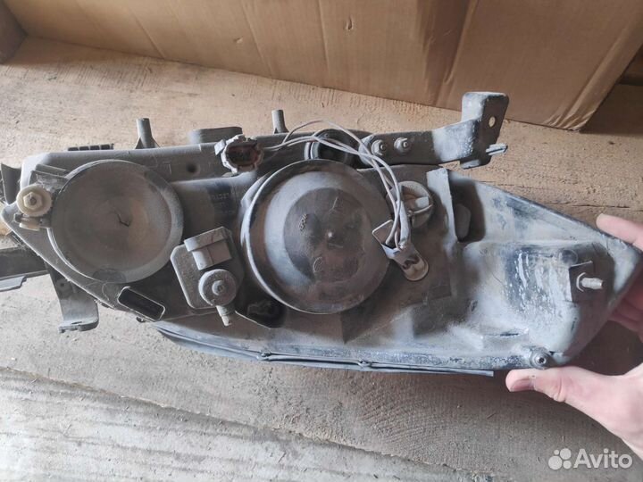 Фары на Nissan Primera