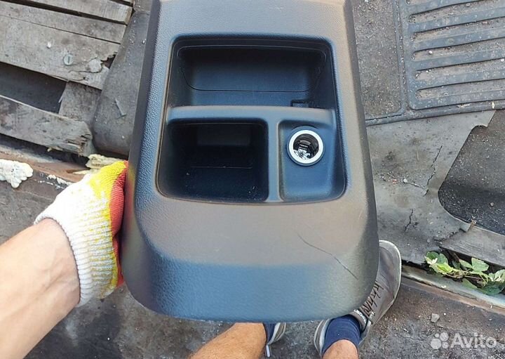 Пластик подлокотника Хонда CR-V 3