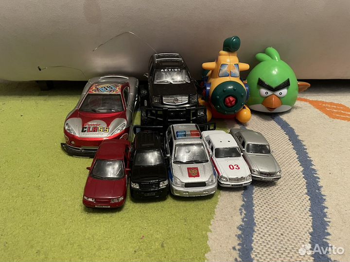 Игрушечные машинки