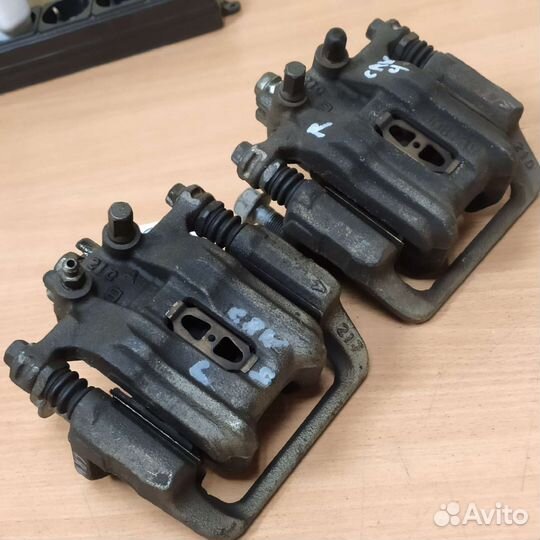 Суппорт задний левый правый на Honda cr-v 4