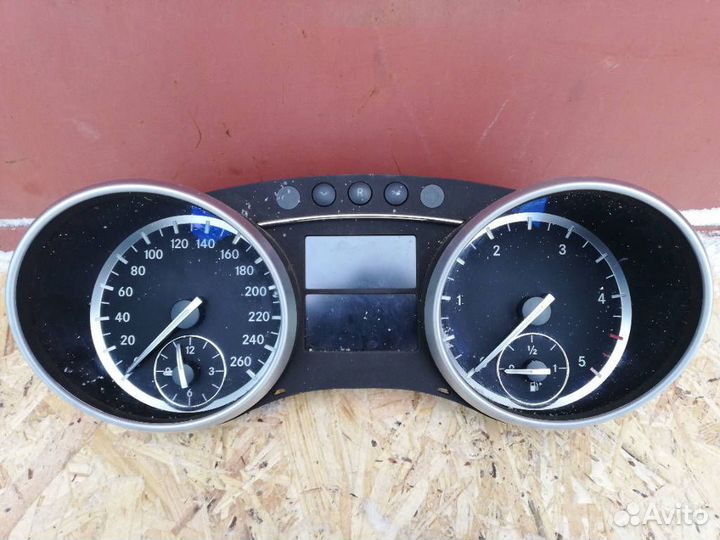 Панель приборов Mercedes-Benz GL-Class X164 OM642 2011
