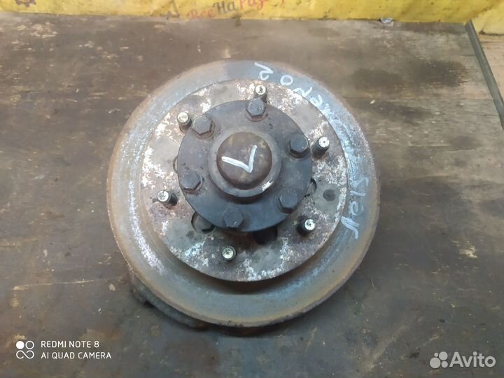 Кулак поворотный левый Mitsubishi Pajero 2