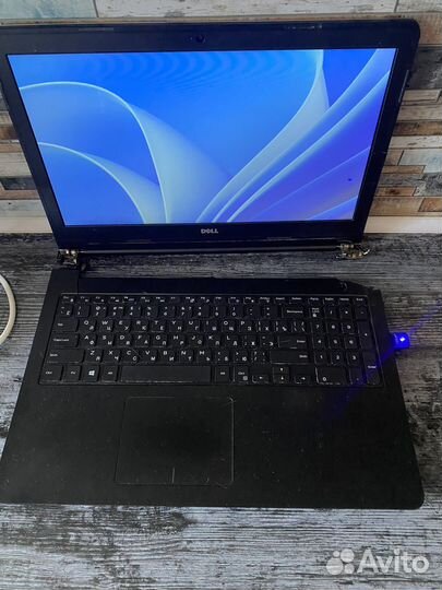 Ноутбук dell inspiron