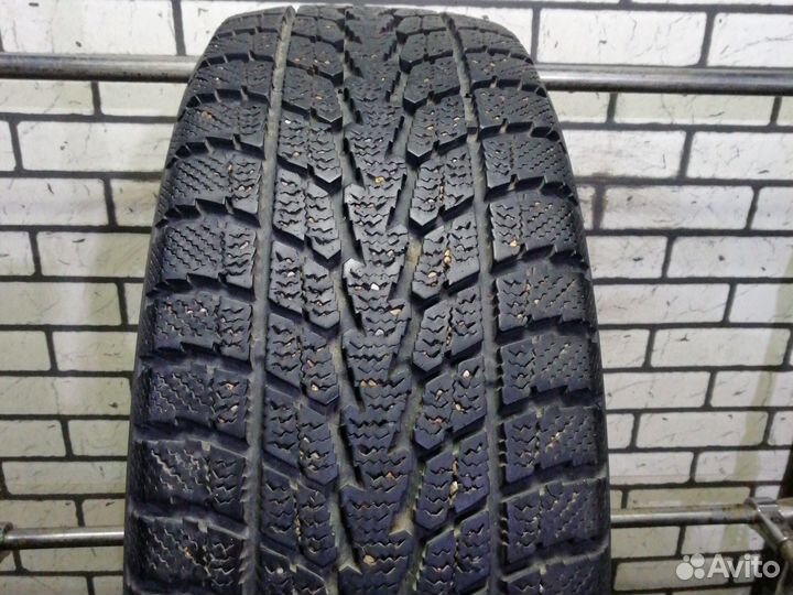 Toyo Winter Tranpath S1 215/70 R17 96Q