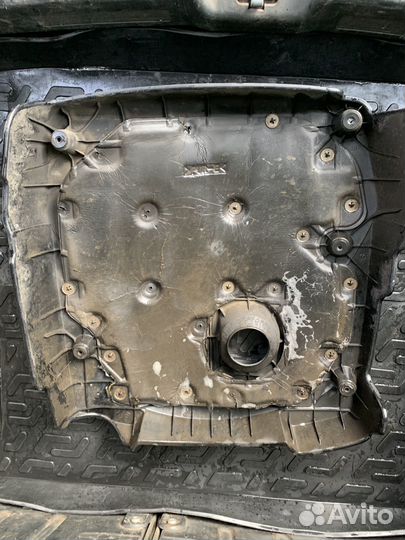 Крышка двигателя декоративная Ssangyong Rexton