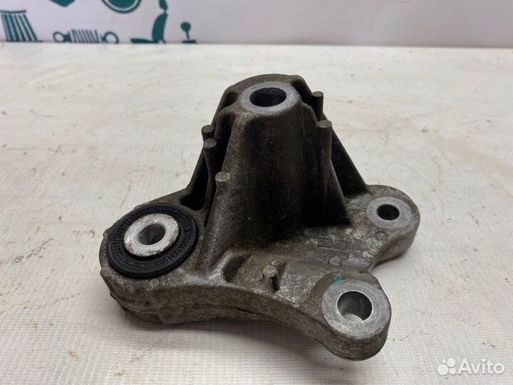 Кронштейн кпп задний Ford Focus седан qqdb 2010