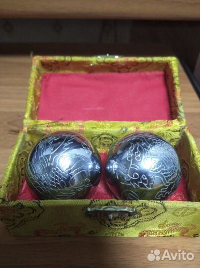 Два стальных музыкальных шарика