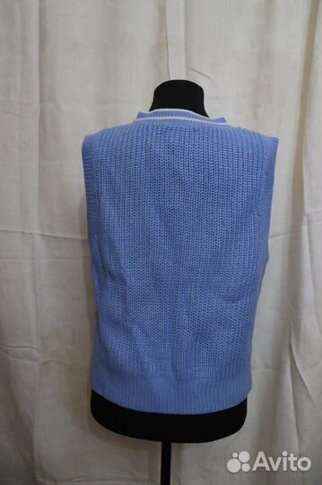 Вязаная жилетка женская голубая 46