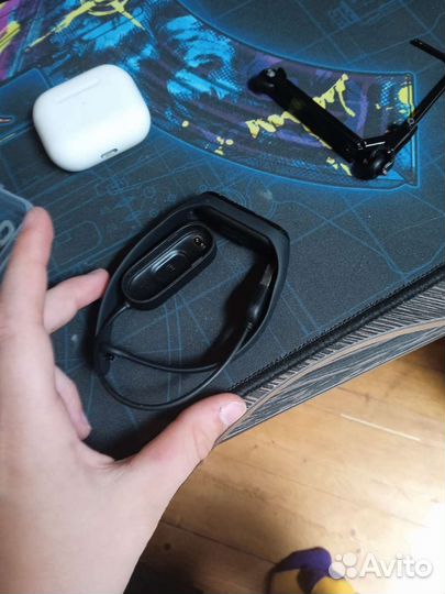 Часы мибенд 4