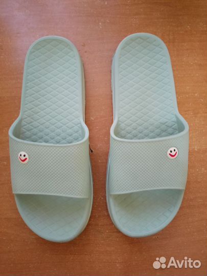 Сланцы детские 35 размер