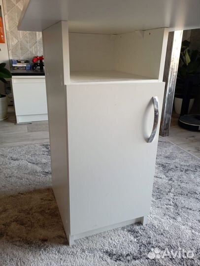 Стол маникюрный