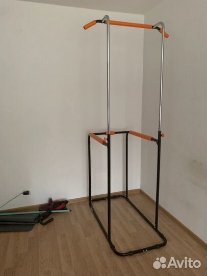 Напольный турник брусья