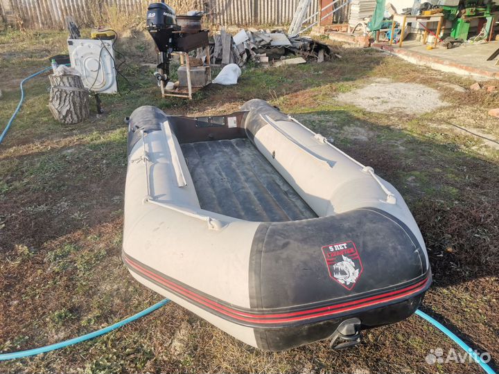 Лодка с мотором