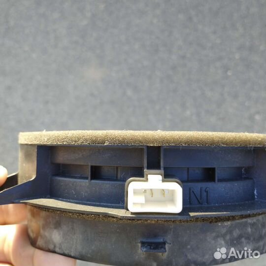 Колонки на toyota rav 4