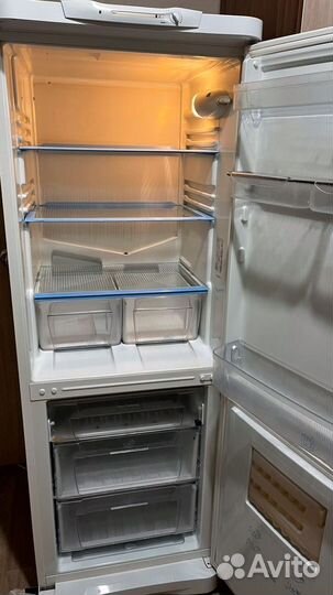 Холодильник Indesit C132G.016