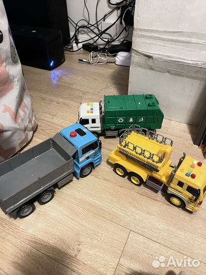Игрушки инерционные мусоровоз