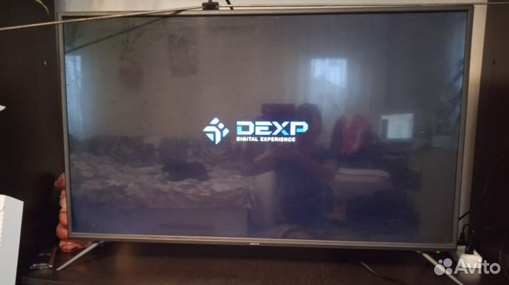 Телевизор Dexp F43D8000K110 см бу