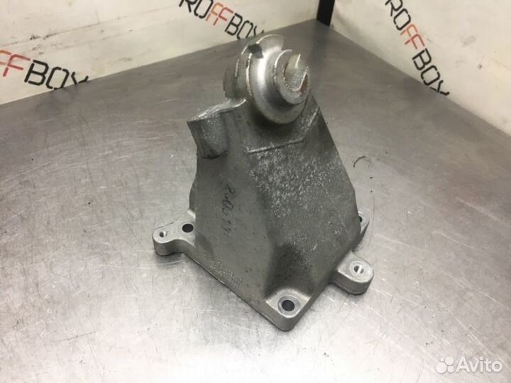 Кронштейн двигателя правый Mercedes S-Class W221