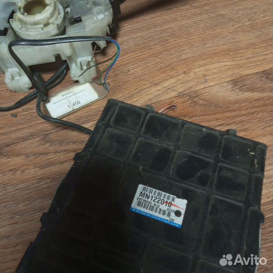 Запчасти MitsubishiOutlanderI