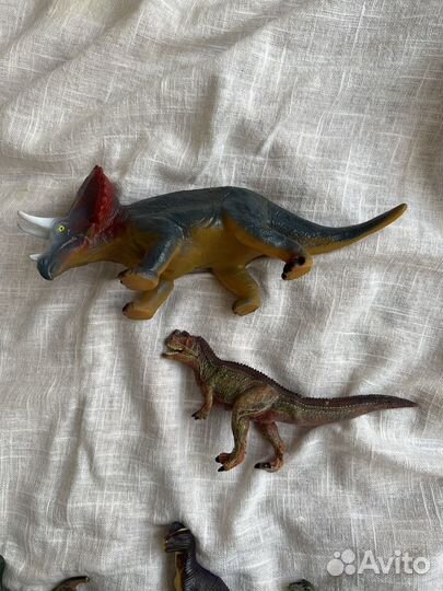 Игрушки динозавры