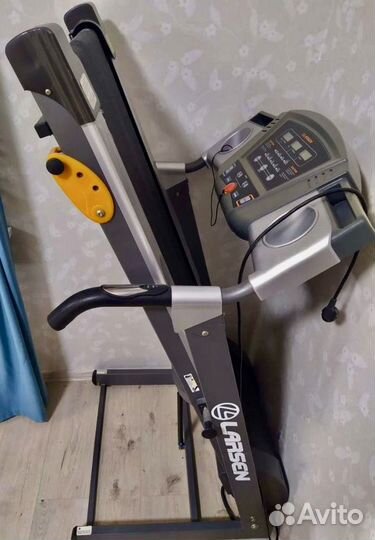 Электрическая беговая дорожка Larsen