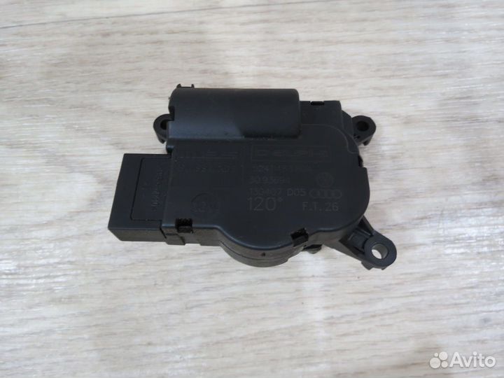 Моторчик заслонки отопителя Porsche Cayenne 957