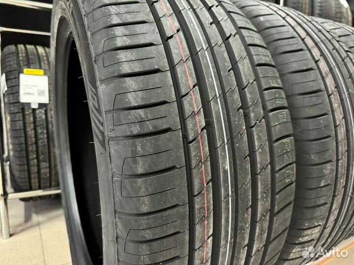 Tracmax X-Privilo RS01+ 285/40 R21 110