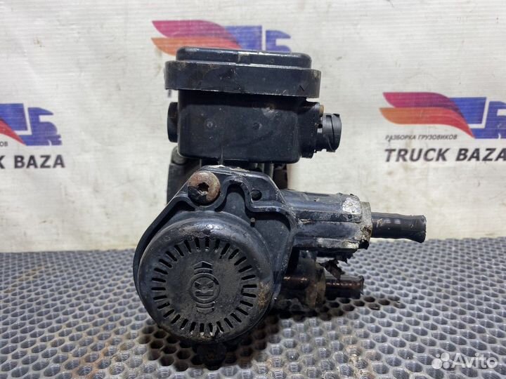 Кран управления тормозами прицепа