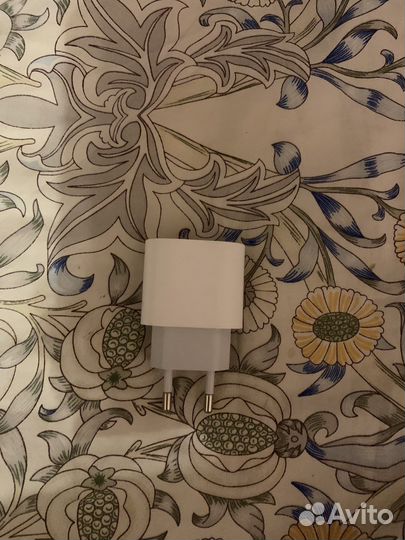 Зарядное устройство на iPhone 20w