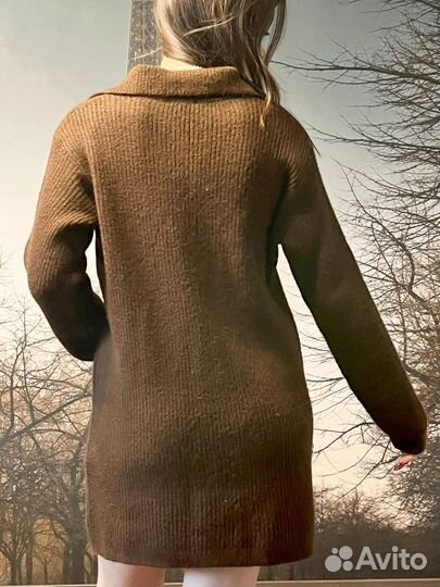 Шерстяное платье с отложным воротником