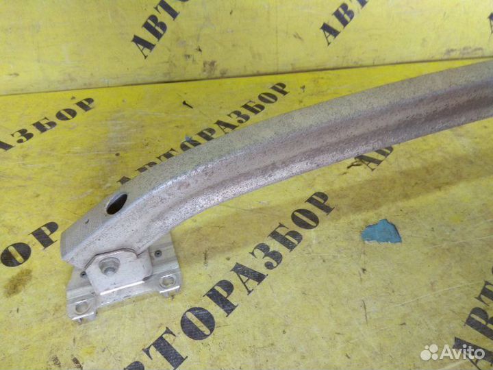 Усилитель заднего бампера Renault Megane 2