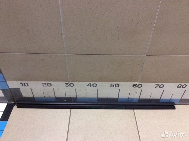 Накладка стекла передняя левая Renault Megane 3