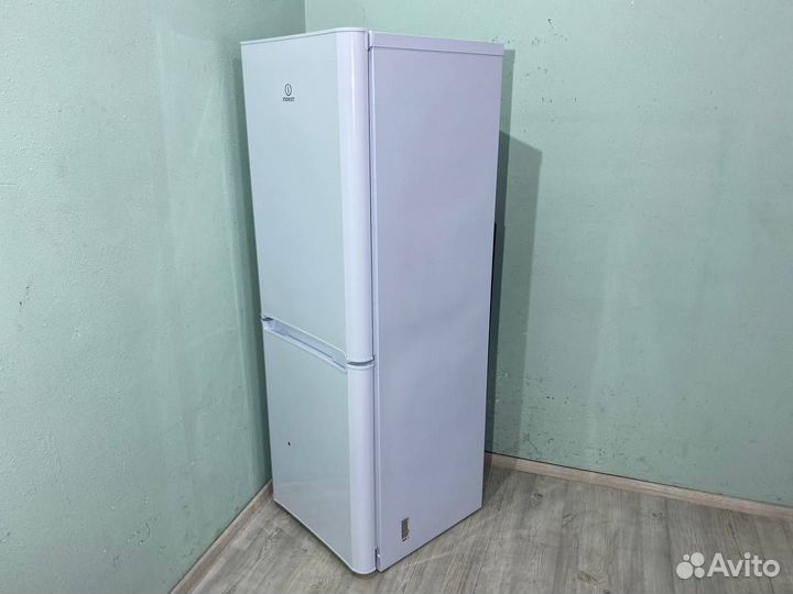 Холодильник Indesit