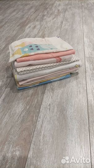 Кроватка, матрас, наматрасник, белье, пеленки