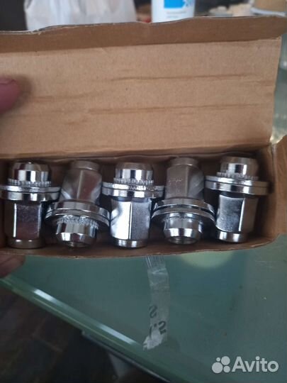 Гайки колесные новые