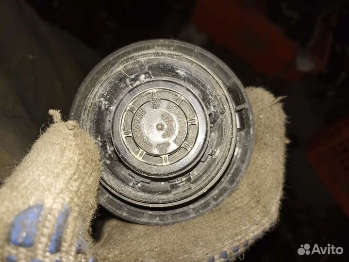 Крышка расширительного бачка Volkswagen Golf 4