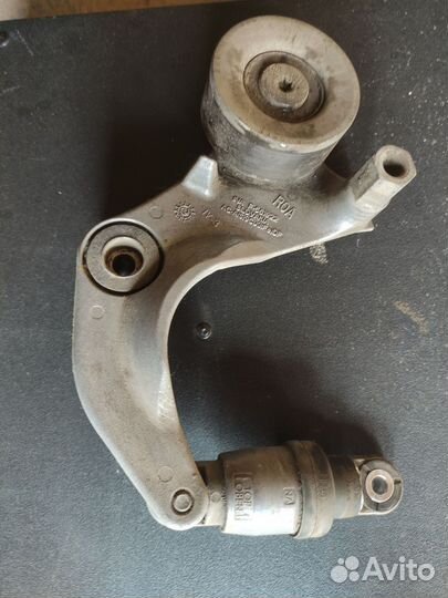 Натяжитель приводного ремня Honda