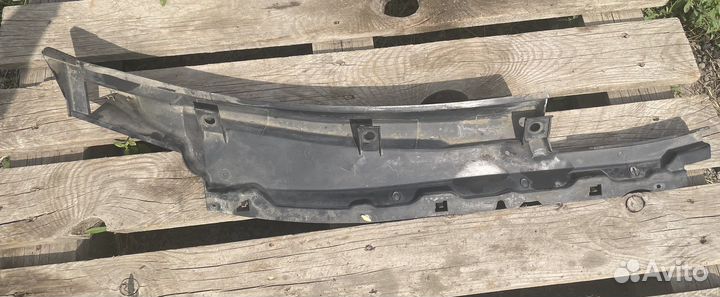 Водосток лобового стекла жабо Mazda 3 BK