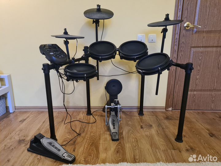 Электронные ударные alesis nitro mesh kit