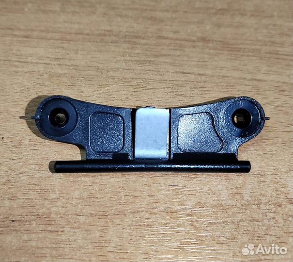 Петля лючка бензобака Lanos