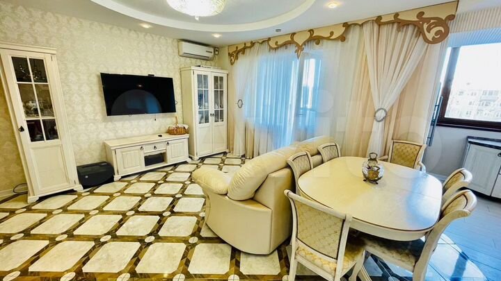 3-к. квартира, 100 м², 3/16 эт.