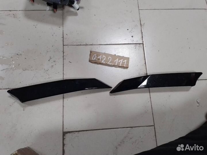 Молдинг заднего крыла крыши rav 4 xa50