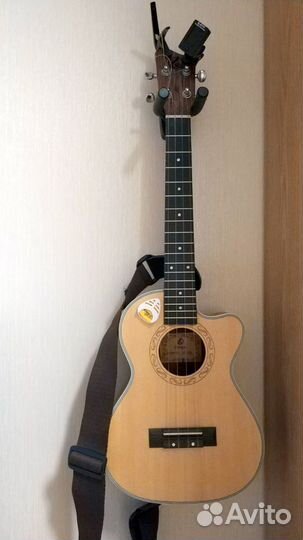 Укулеле тенор