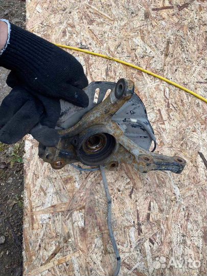 Поворотный кулак левый Hyundai solaris 2 1.6 A.T